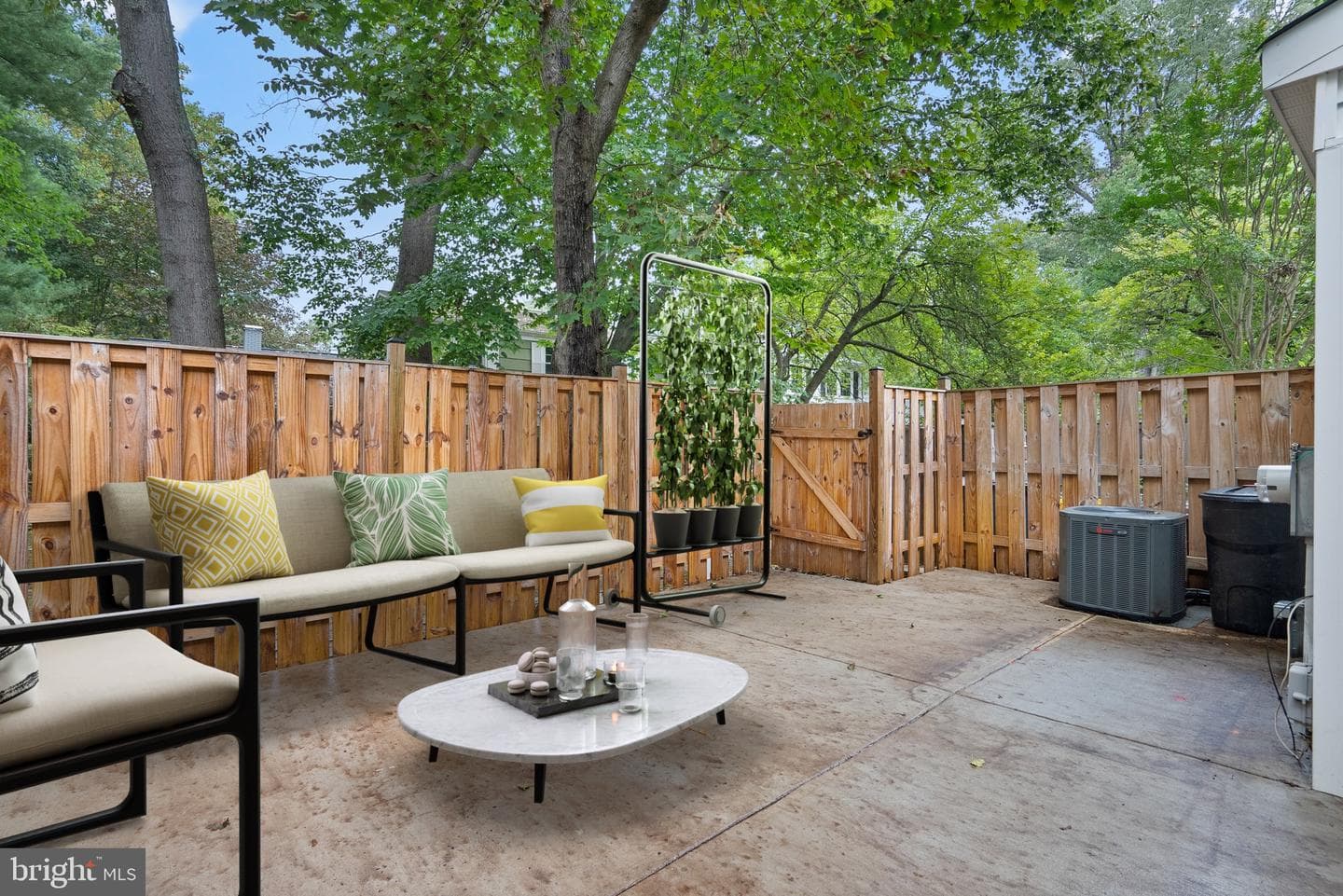 1736 Waldorf Court photo 34