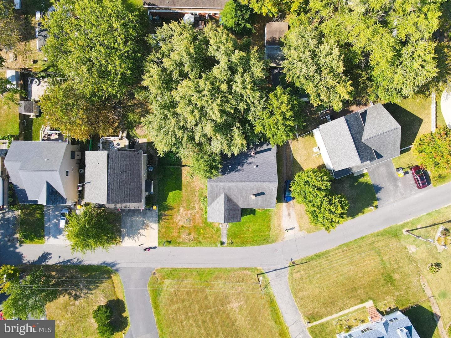 611 Clark Avenue photo 3