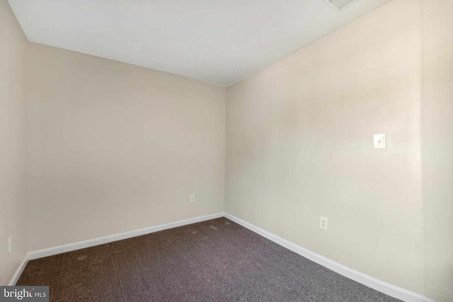 907 Boundary Avenue photo 42