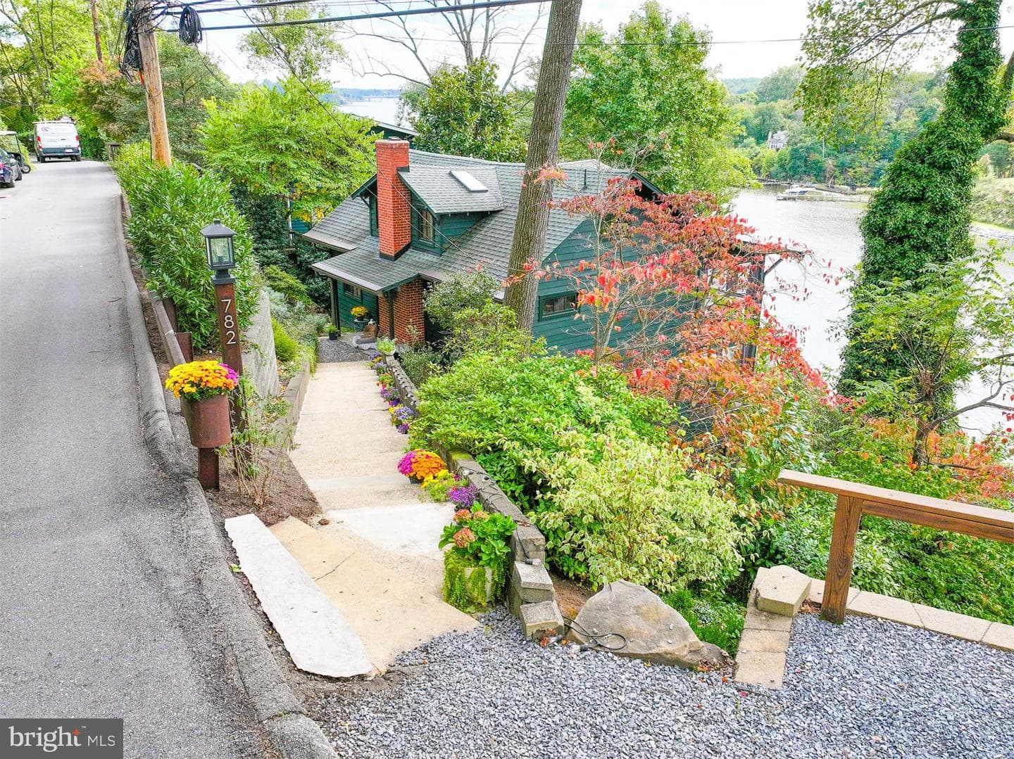 782 Robin Hood Hill photo 8