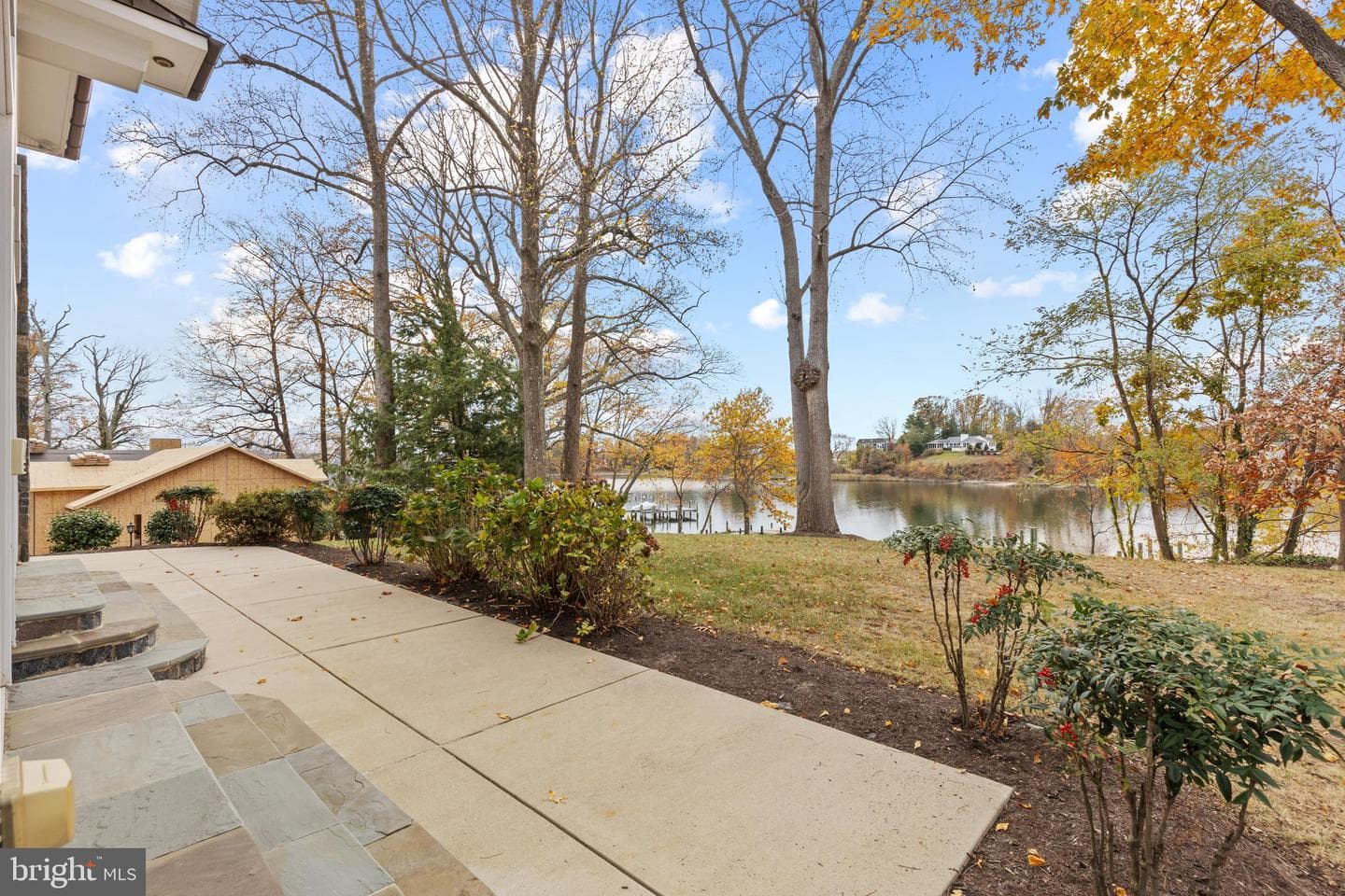 530 Edgewater Road photo 16