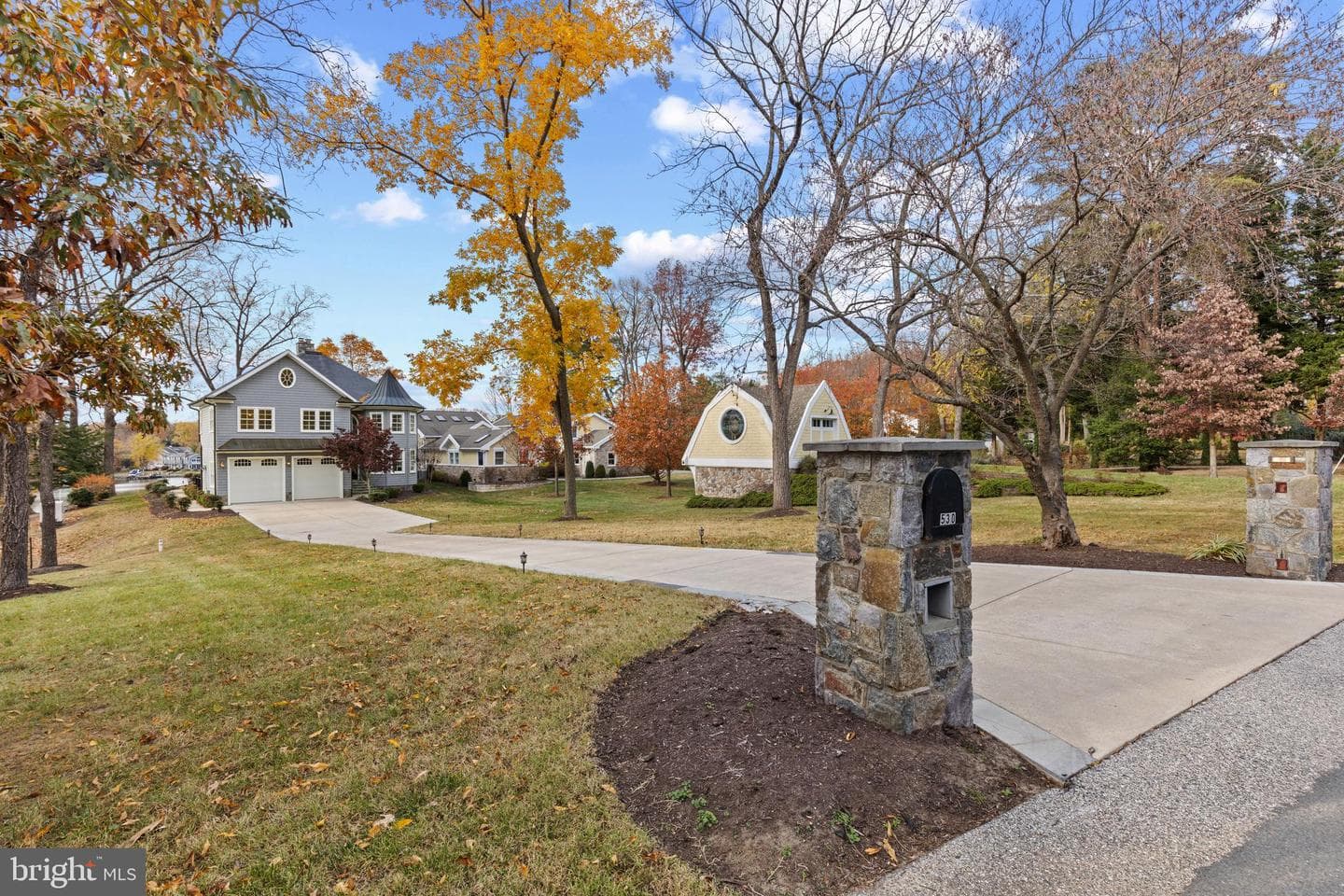 530 Edgewater Road photo 3
