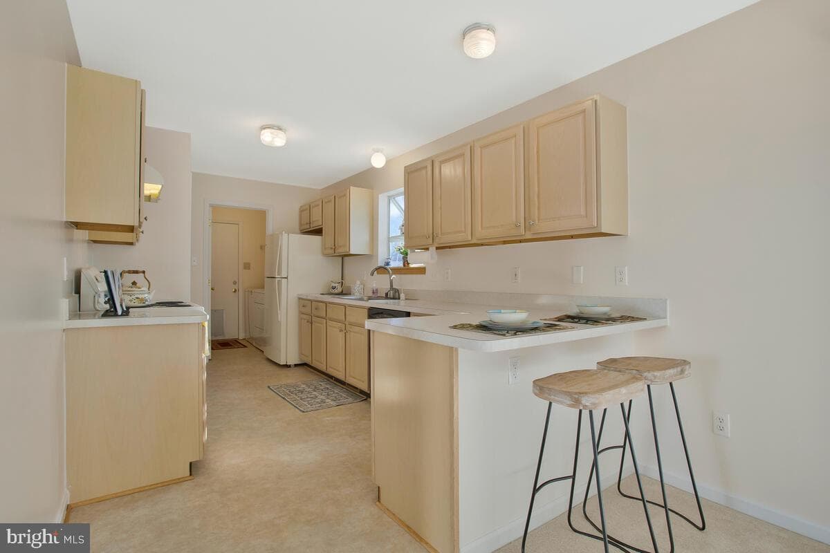 1165 Maple Avenue photo 11