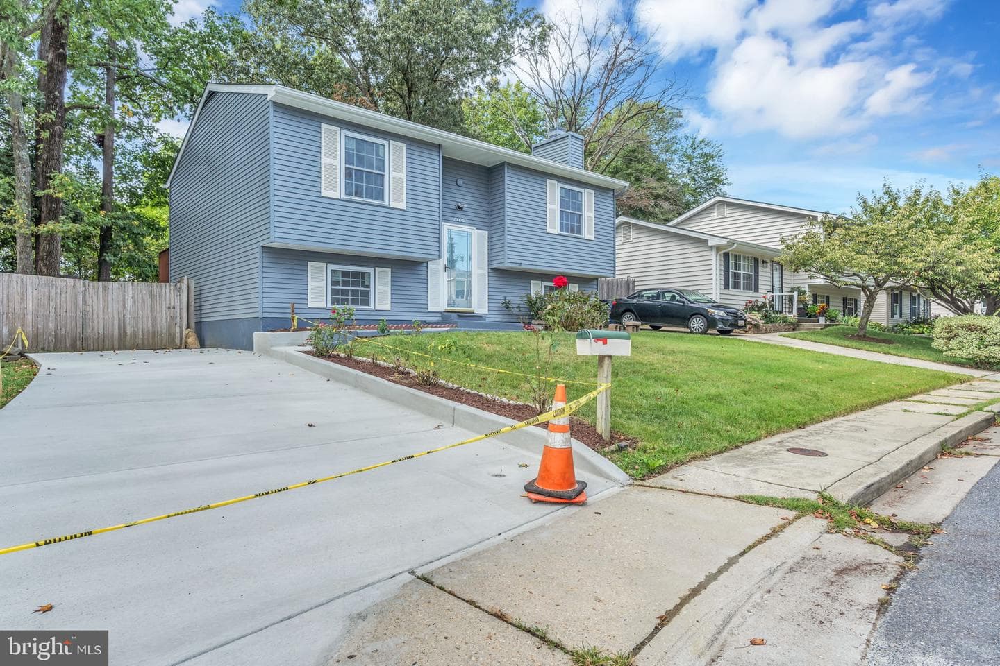 1409 Damsel Lane photo 2
