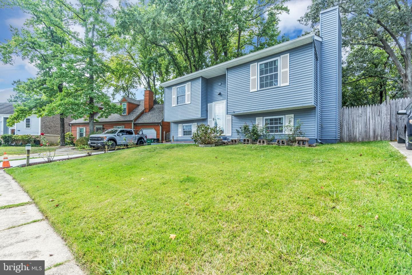 1409 Damsel Lane photo 3