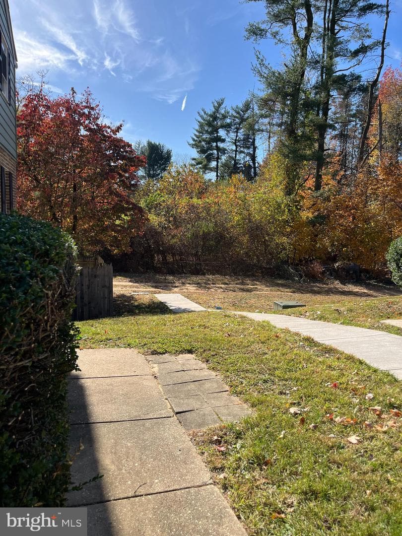 8219 Coatsbridge Court photo 3