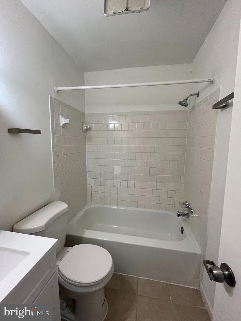 8227 Dunfield Court photo 8