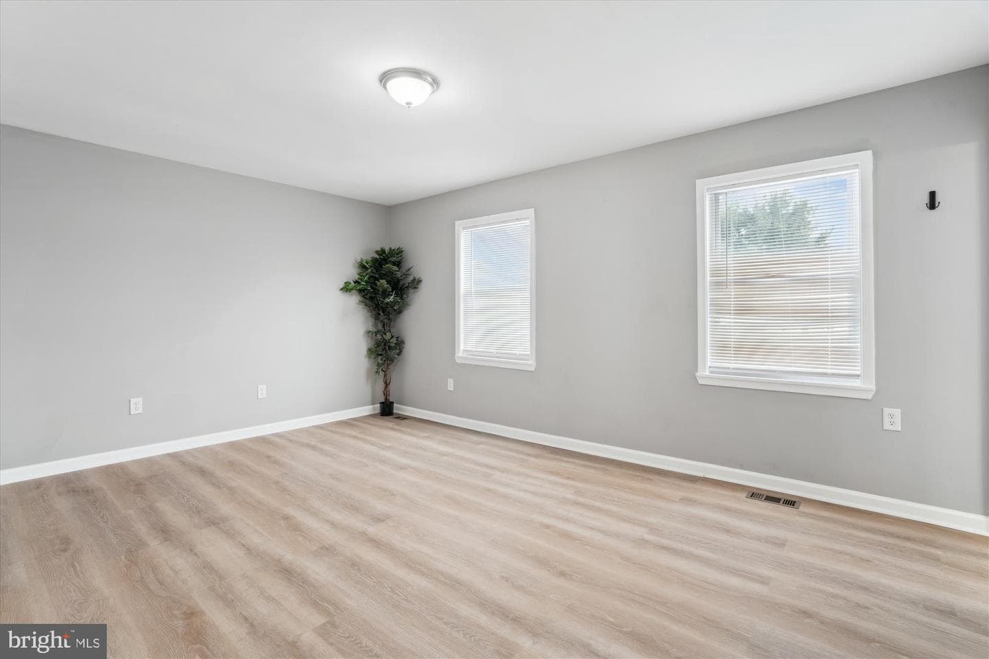 208 Emerson Avenue photo 22