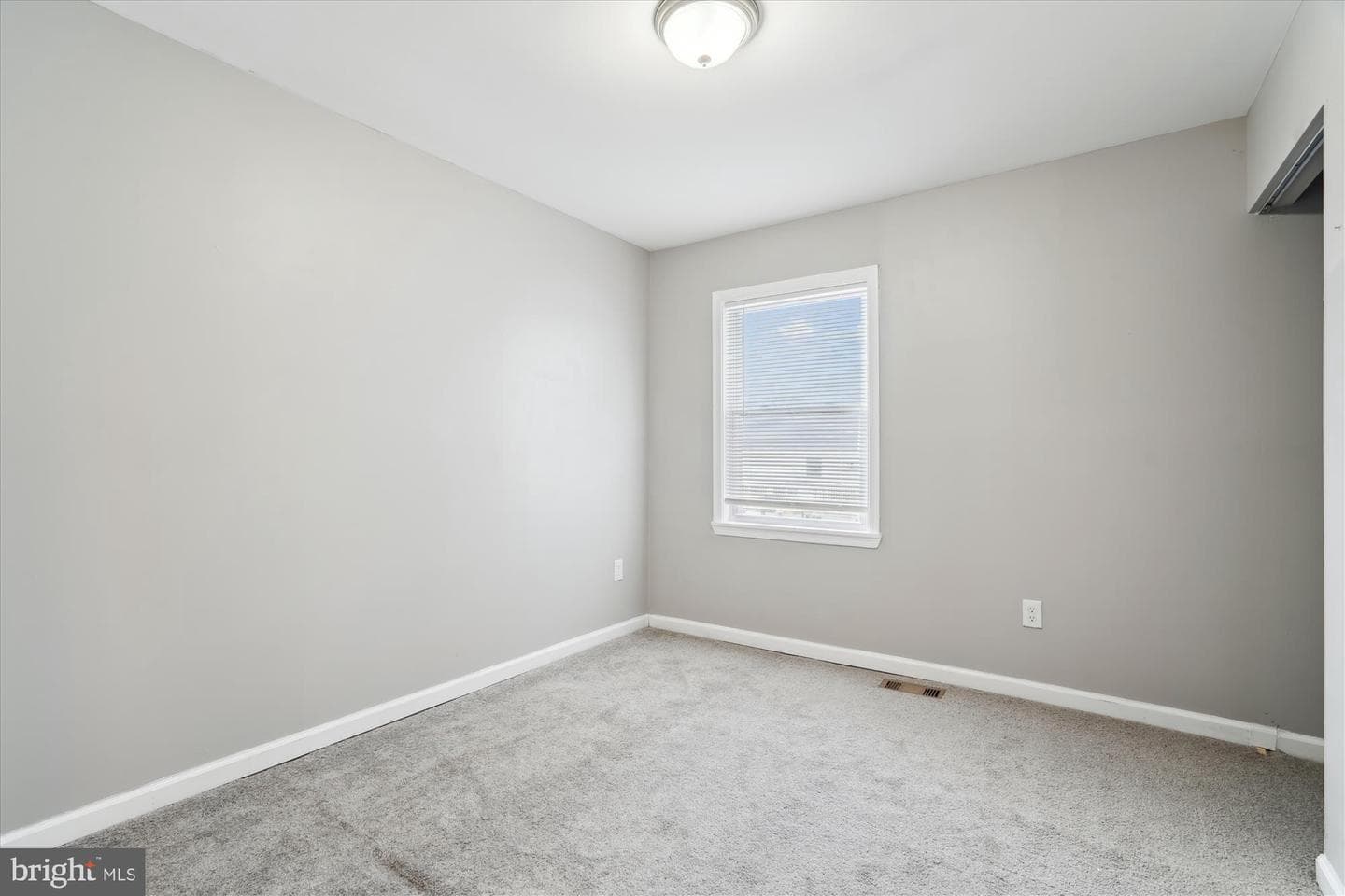 208 Emerson Avenue photo 26