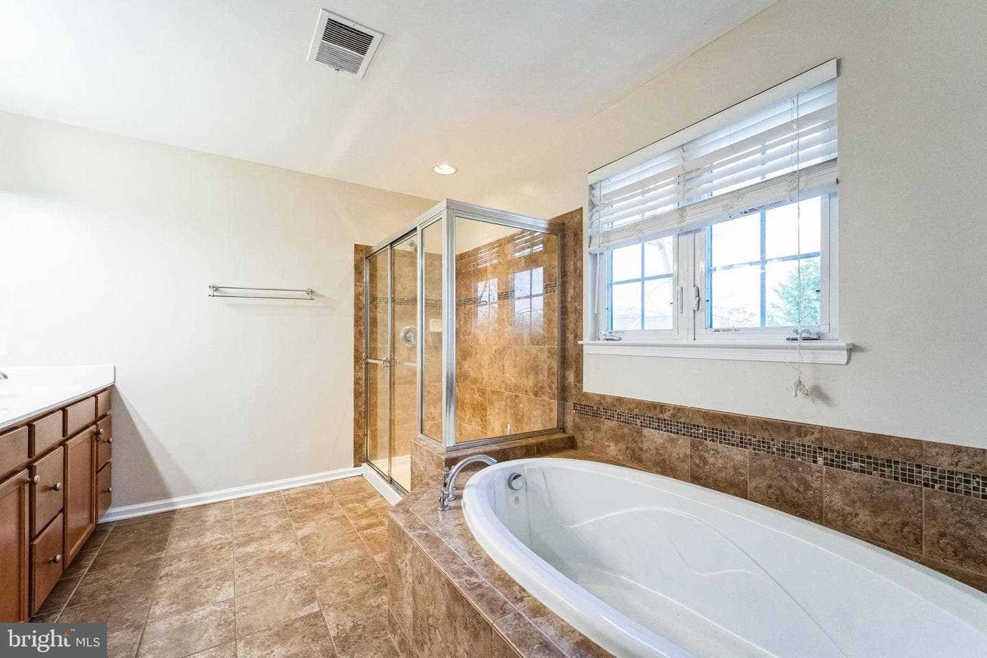 1220 Graycliff Lane photo 9
