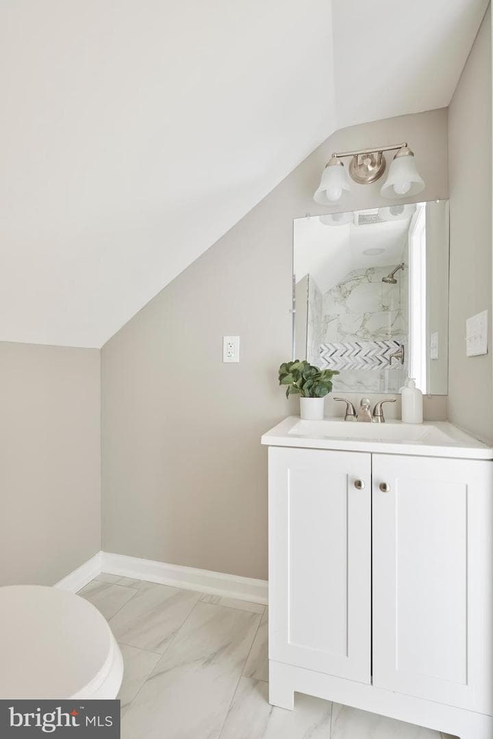 408 Laura Avenue photo 10