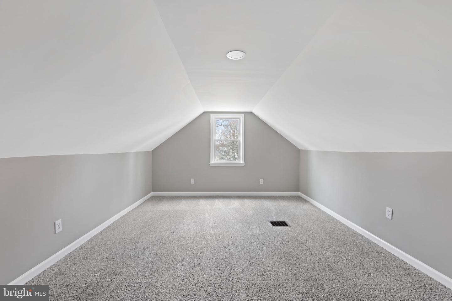 408 Laura Avenue photo 12
