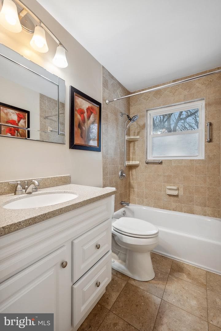 858 Stevenson Road photo 27
