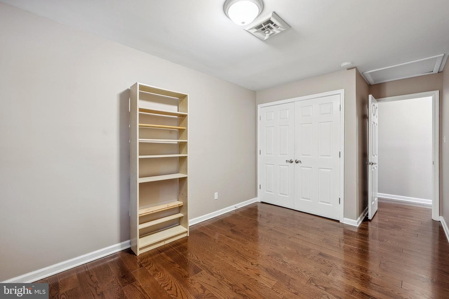 858 Stevenson Road photo 31