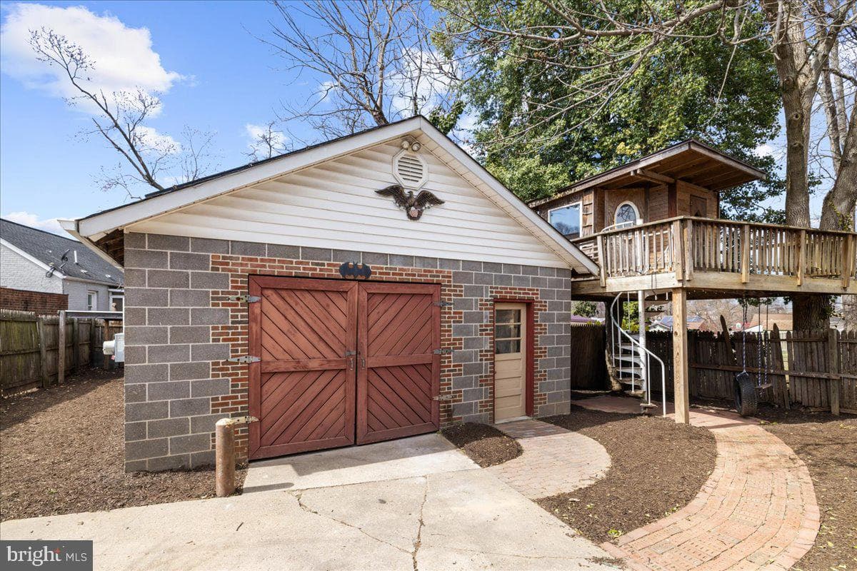 202 Kent Road photo 4