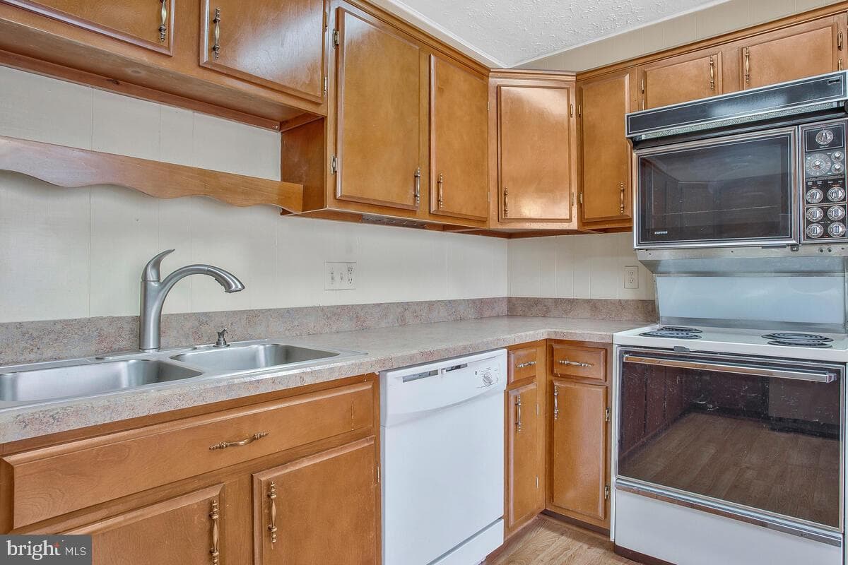 3660 N Carolina Avenue photo 24