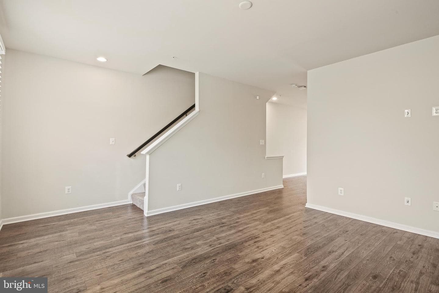 8337 Daydream Crescent photo 23