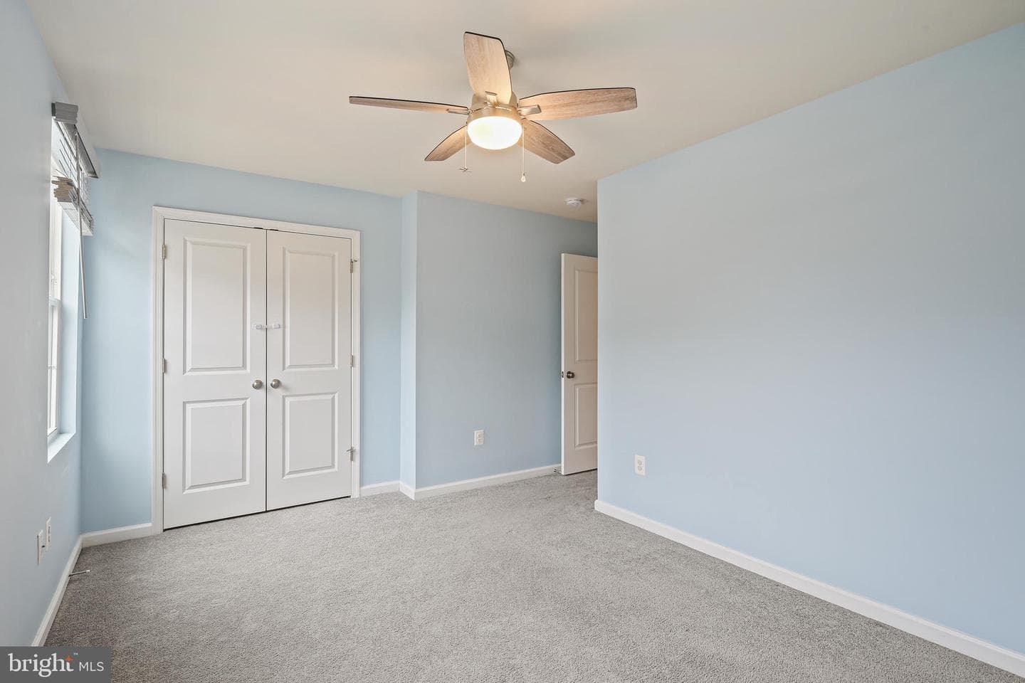 8337 Daydream Crescent photo 33