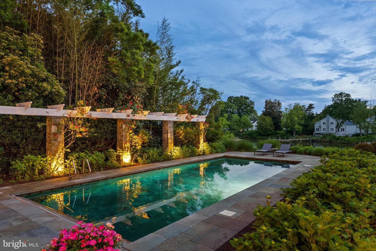 948 Melvin Road photo 4