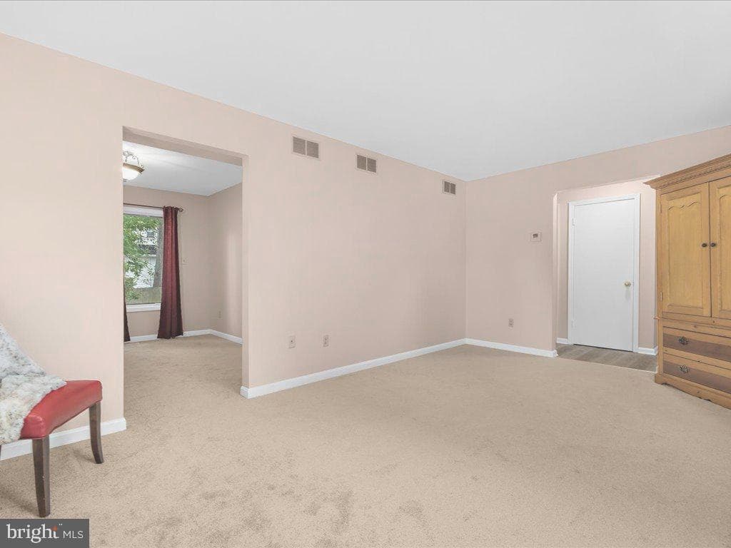 1010 Paddington Place photo 4