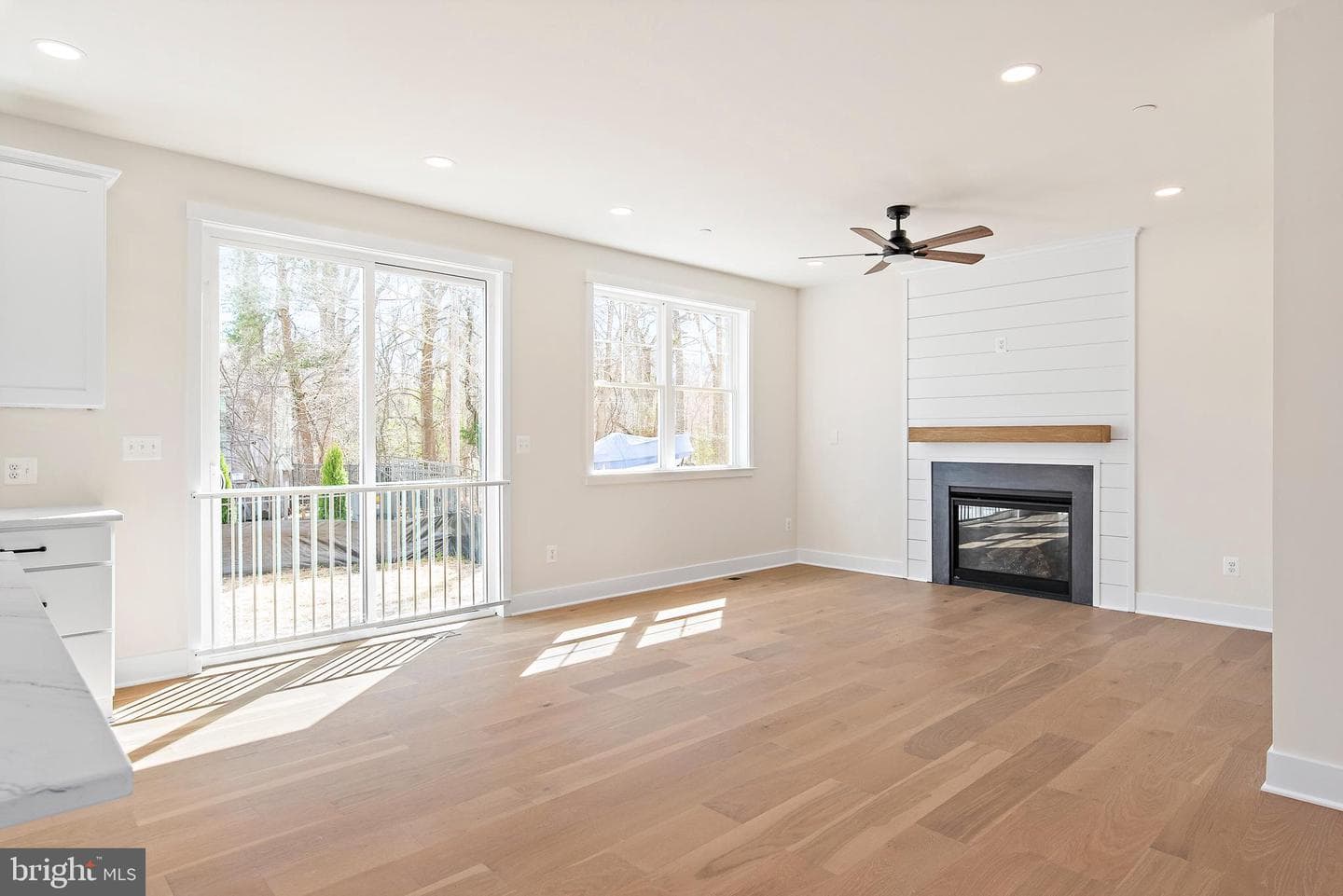 405 Alameda Parkway photo 4