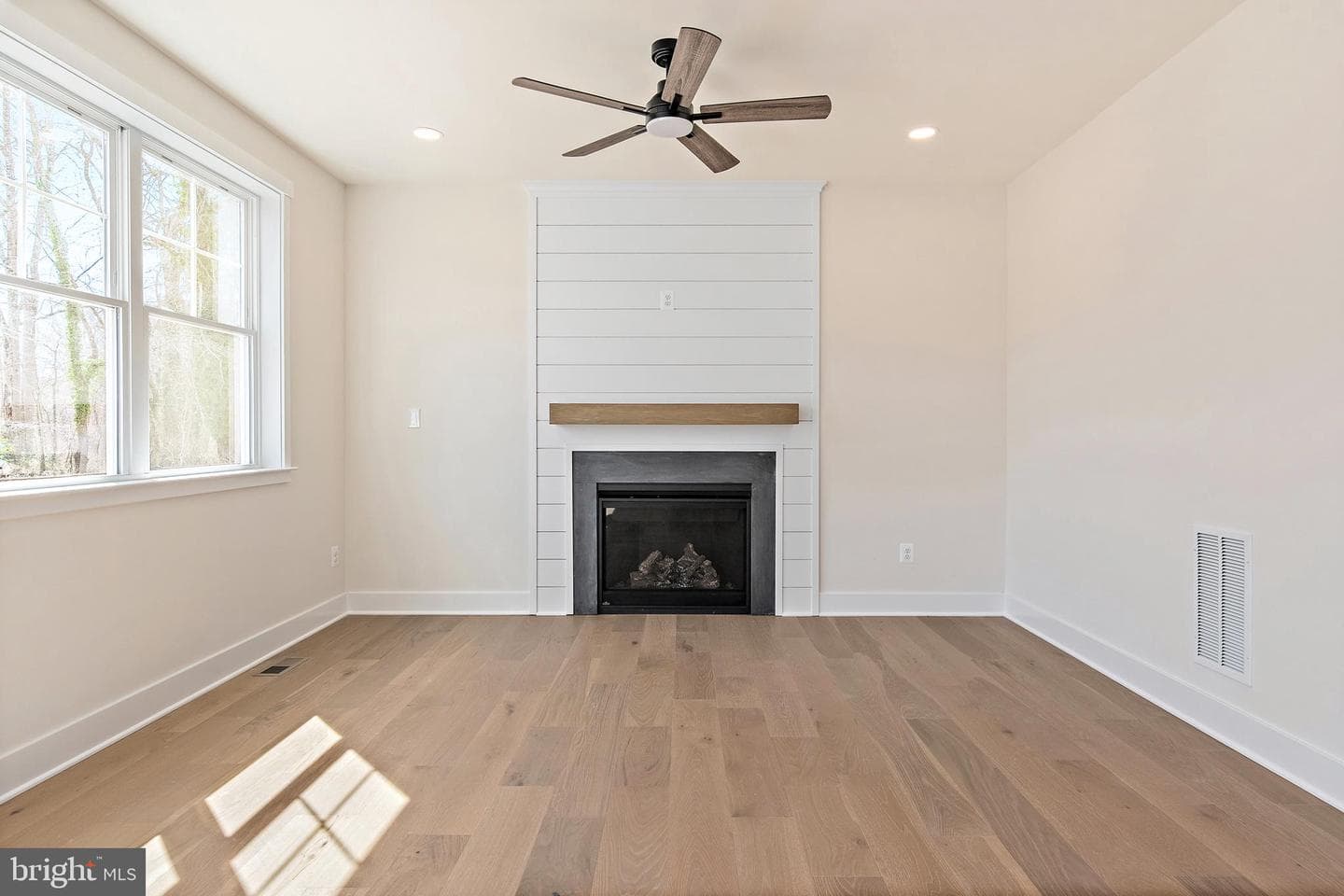 405 Alameda Parkway photo 5
