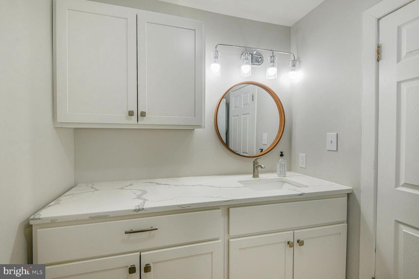 38 Pleasant Street photo 18