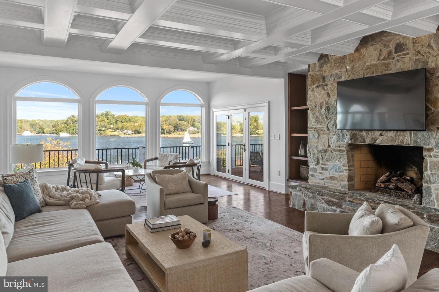 803 Coachway photo 20