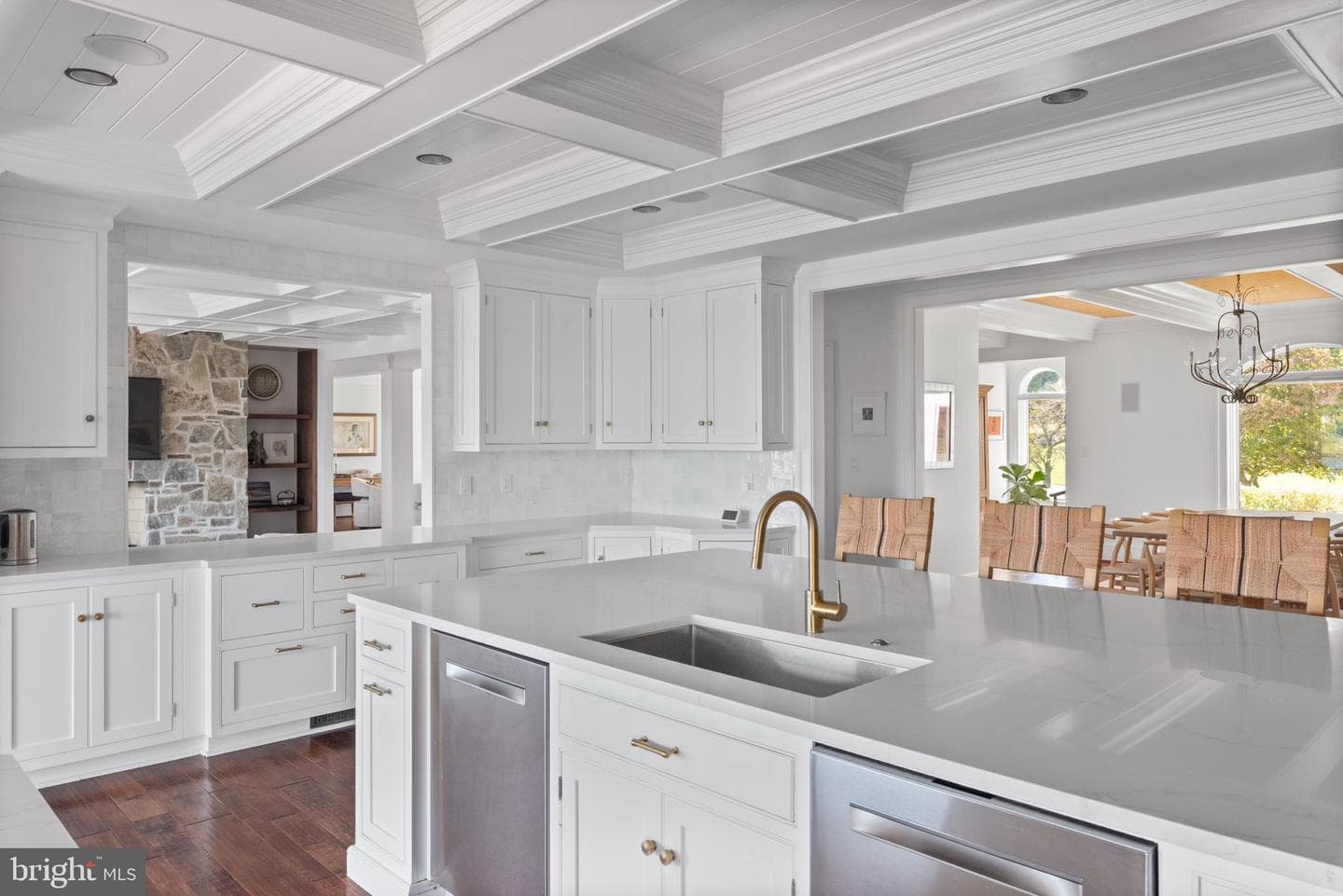 803 Coachway photo 31