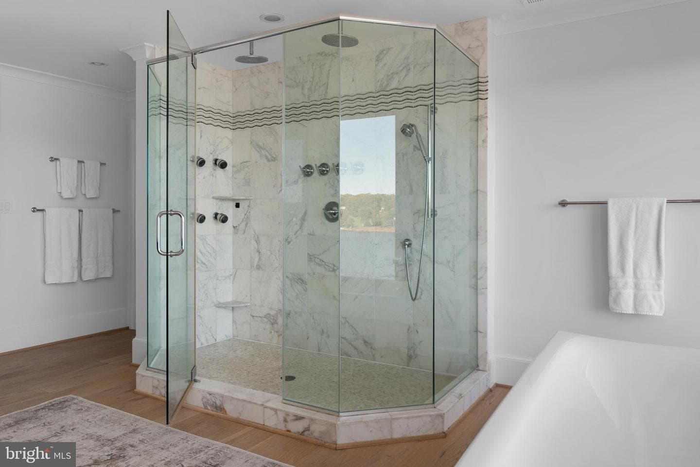 803 Coachway photo 62