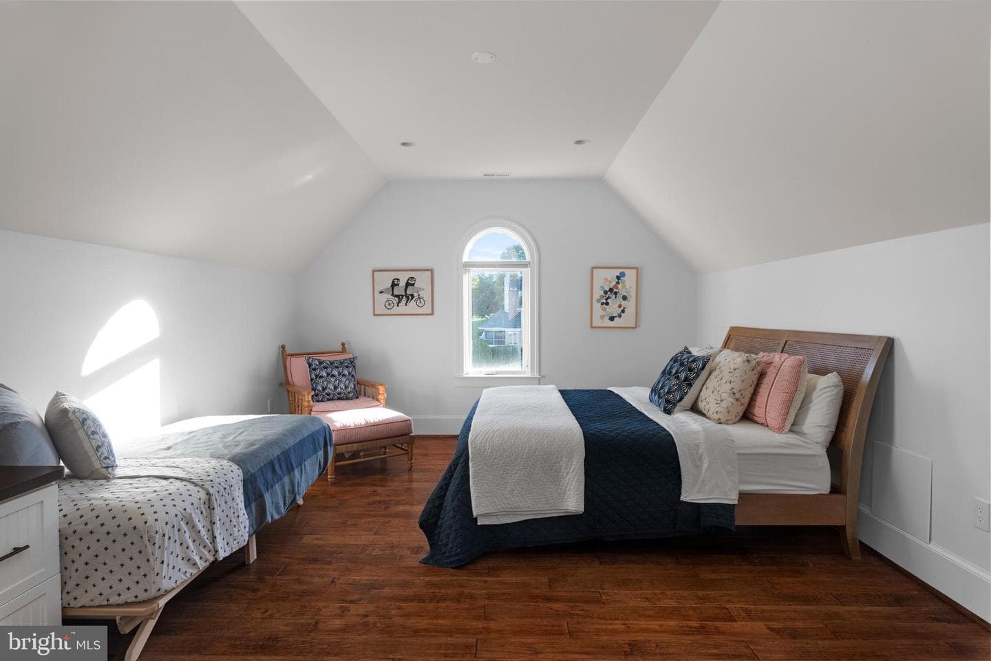 803 Coachway photo 77