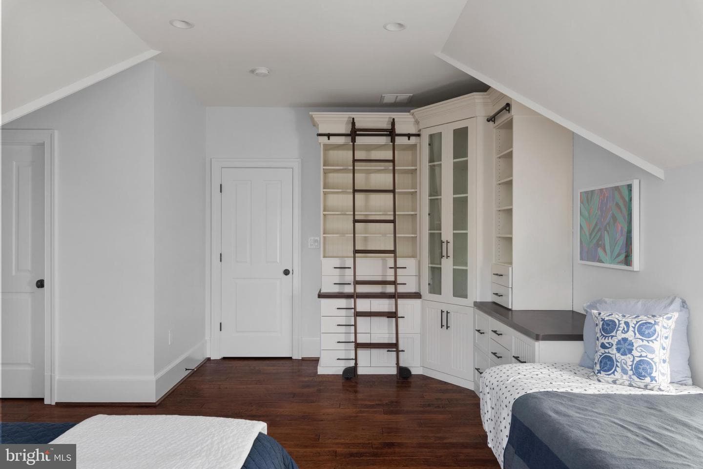 803 Coachway photo 78