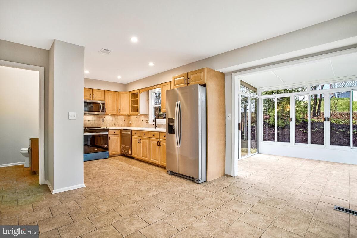 90 Stratford Drive photo 12
