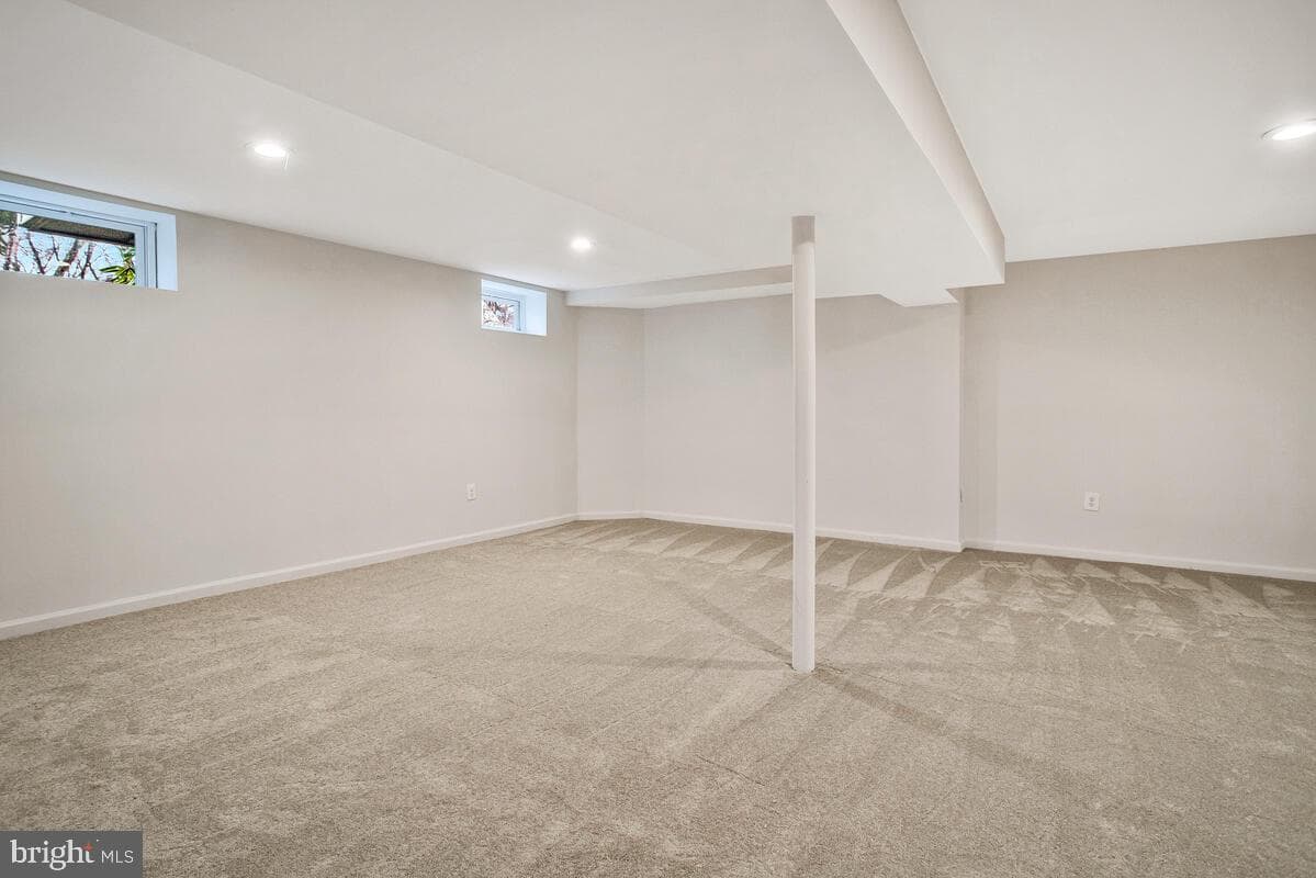 90 Stratford Drive photo 24