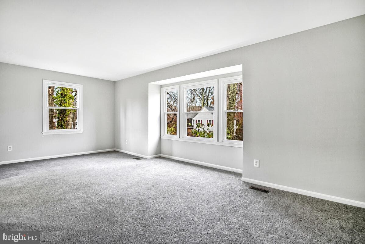 90 Stratford Drive photo 6