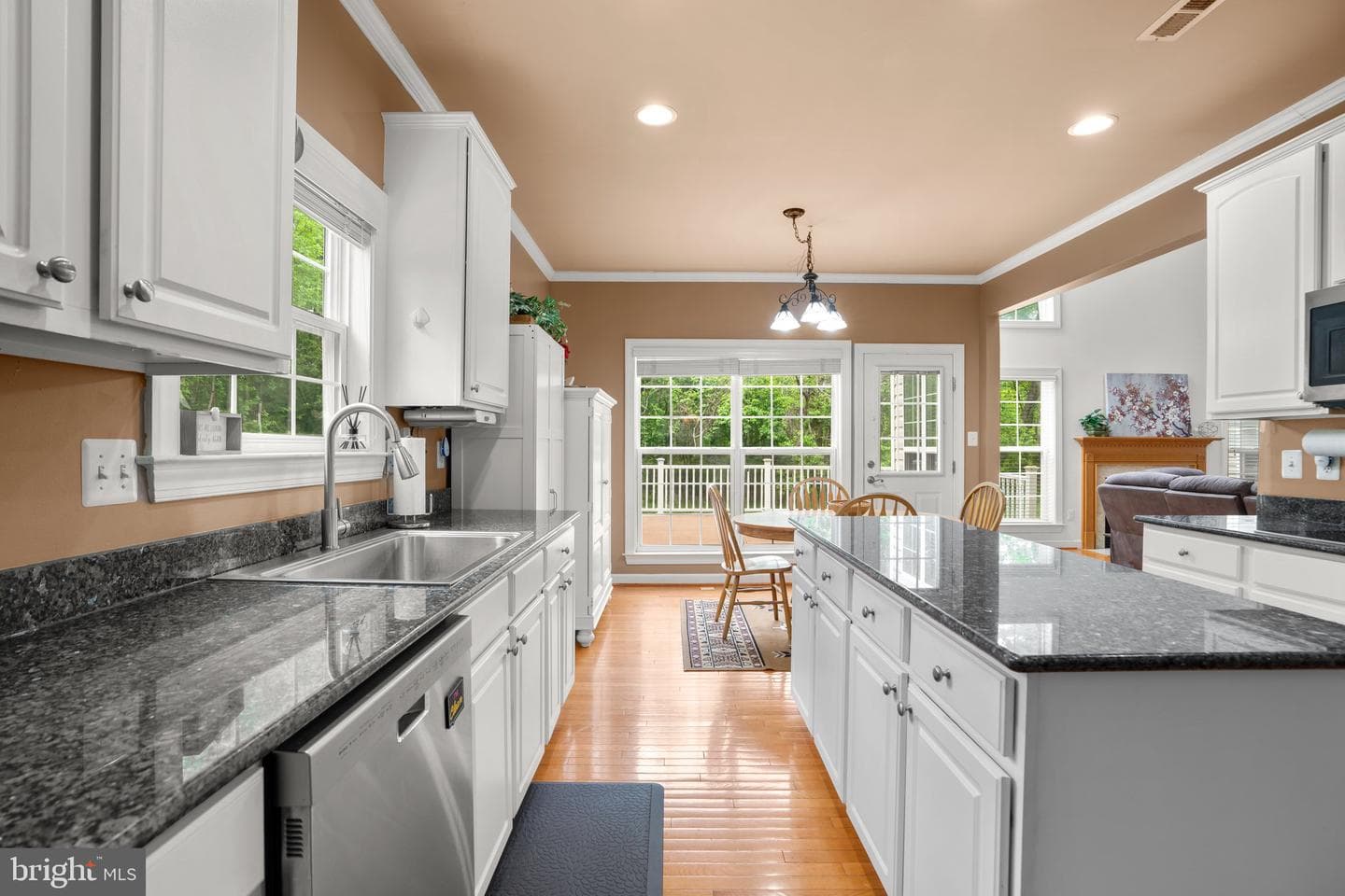 602 N Shore Drive photo 3