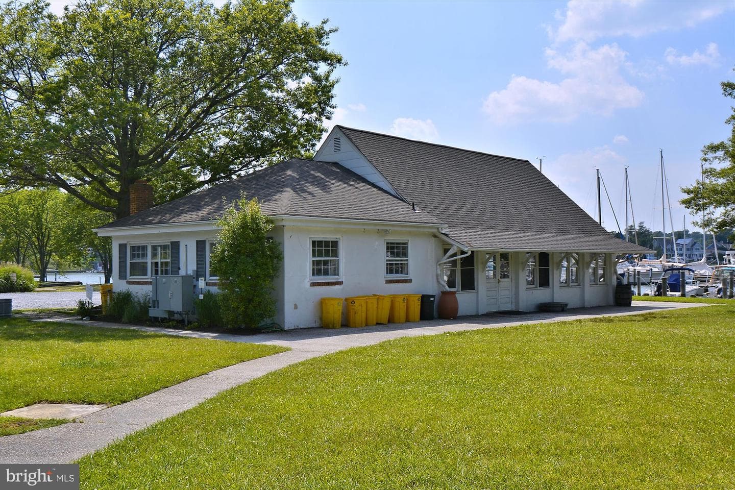 61 E Lake Drive photo 9