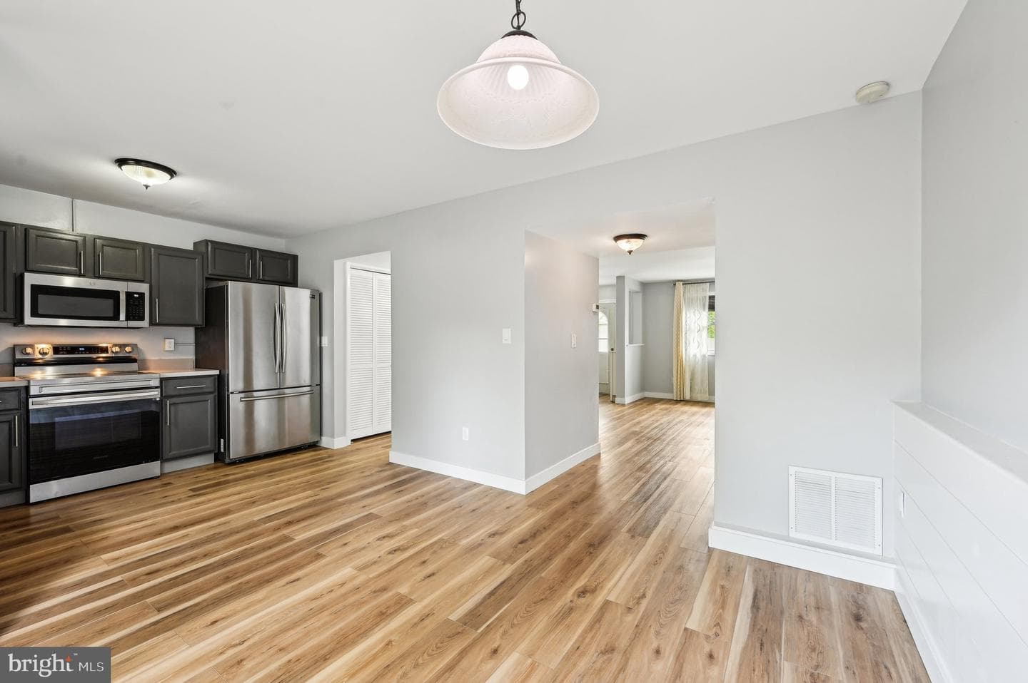1669 Woodtree Court E photo 10