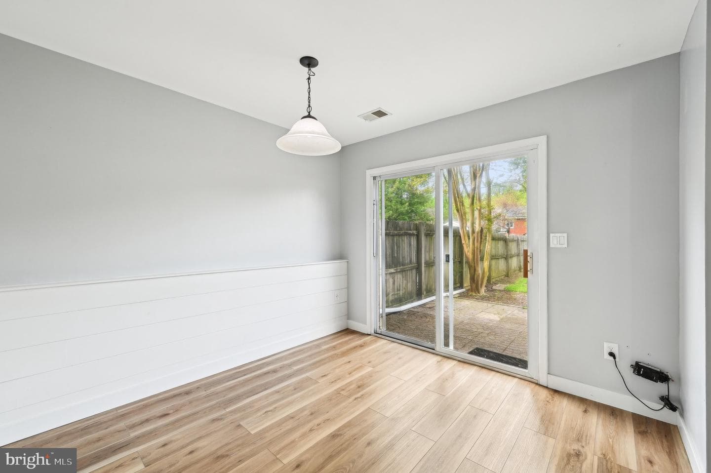 1669 Woodtree Court E photo 12