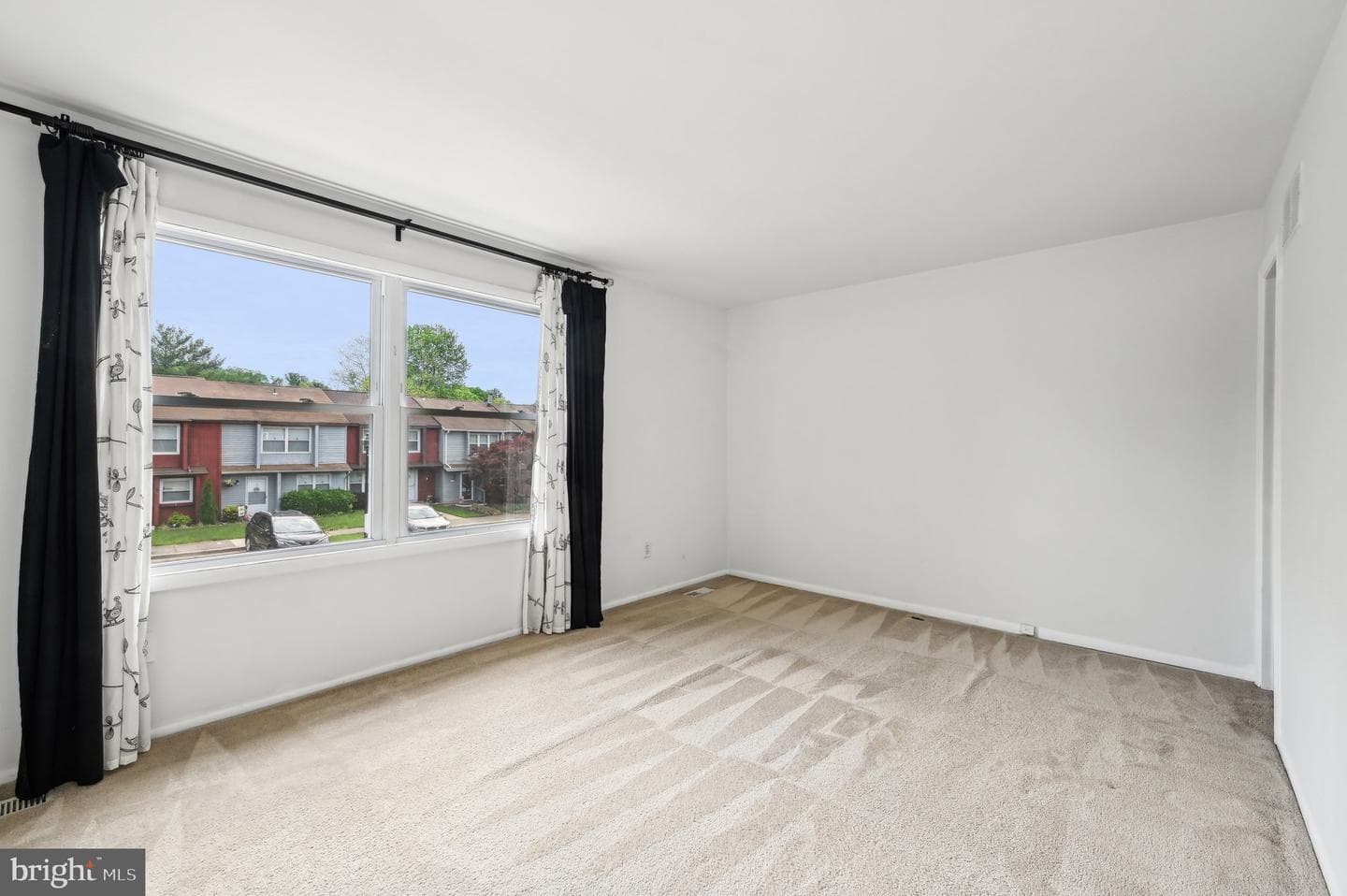 1669 Woodtree Court E photo 21