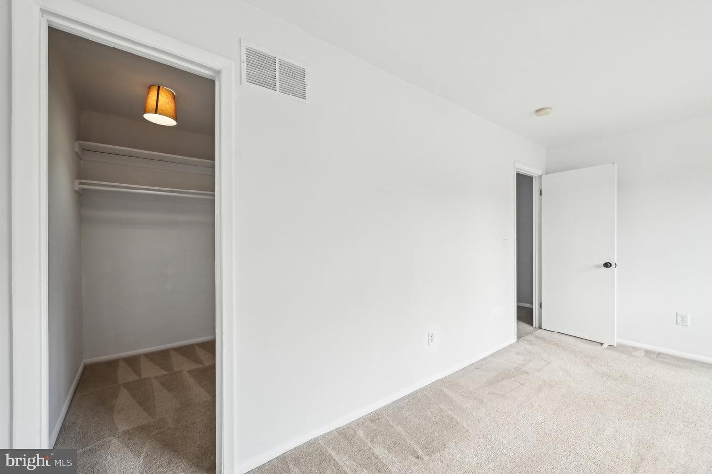 1669 Woodtree Court E photo 25