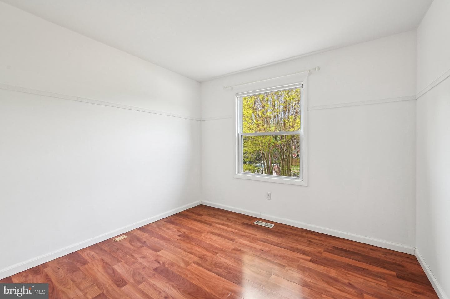 1669 Woodtree Court E photo 30