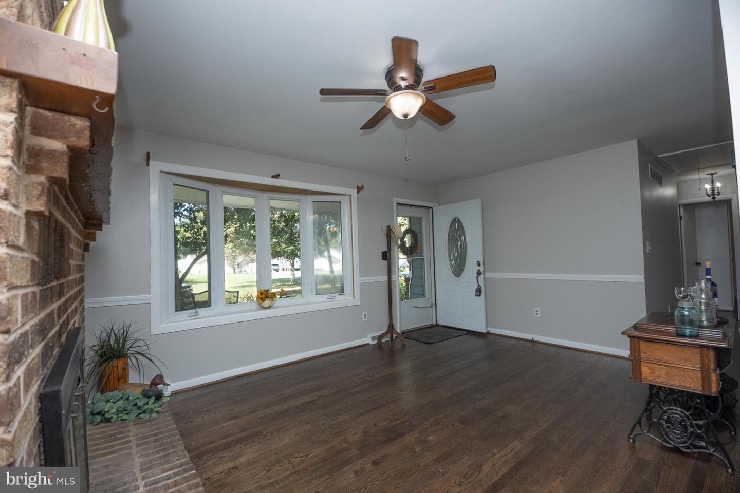 7885 Elizabeth Road photo 3