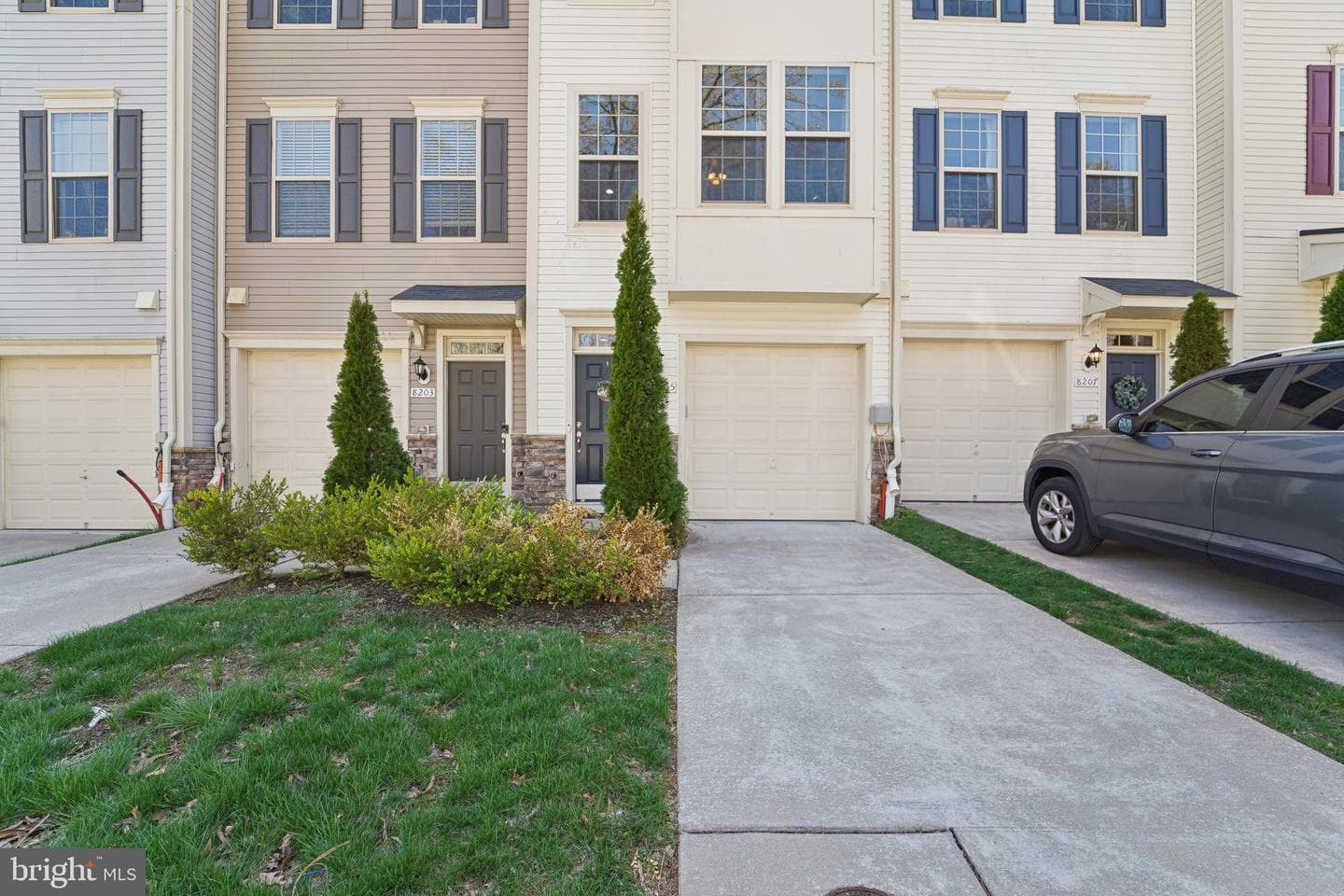 8205 Hollow Court photo 2