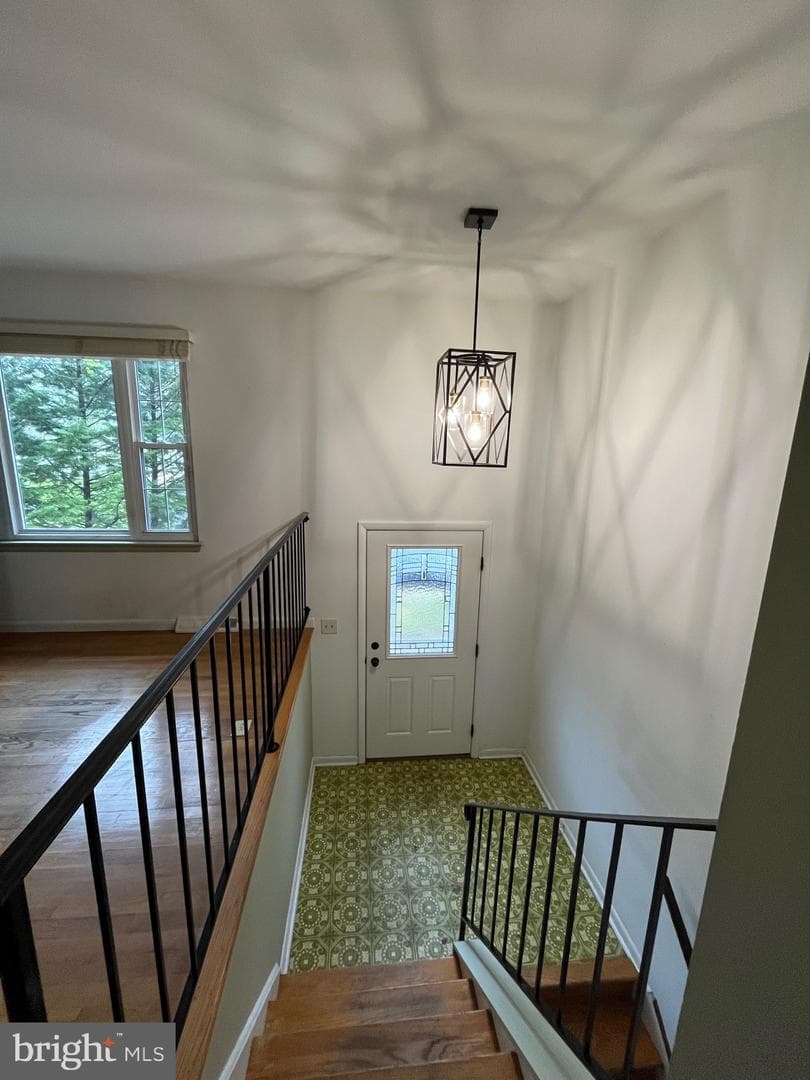 1558 Alcova Court N photo 11