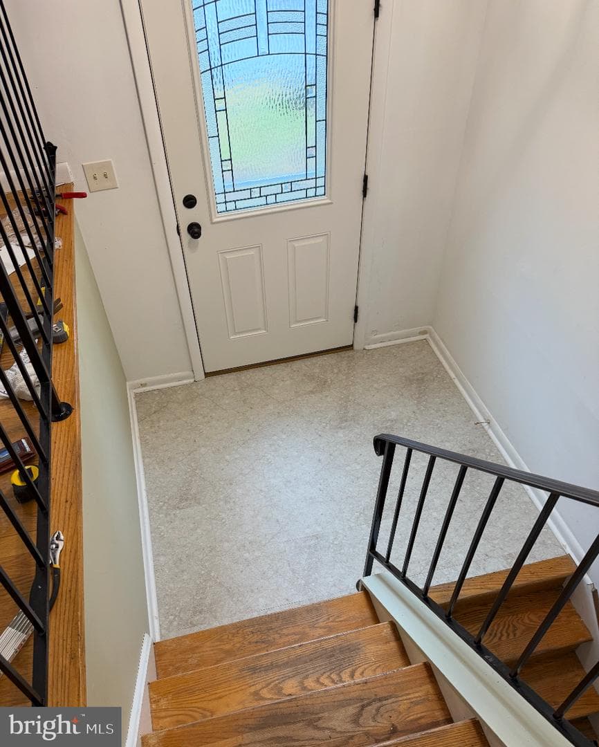 1558 Alcova Court N photo 13