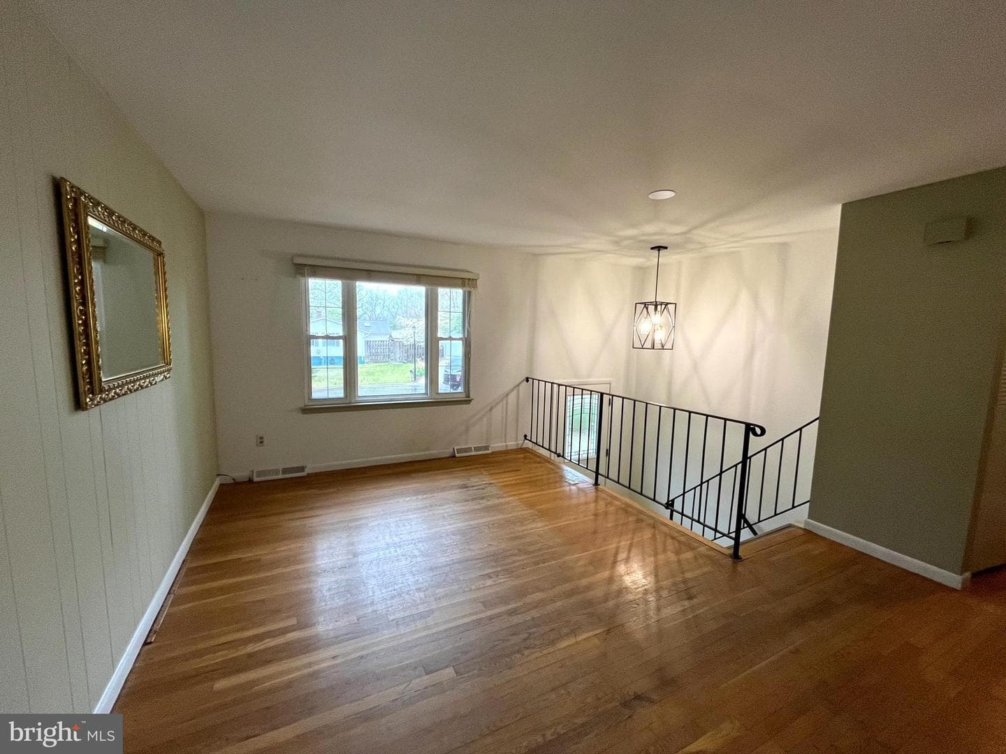 1558 Alcova Court N photo 14