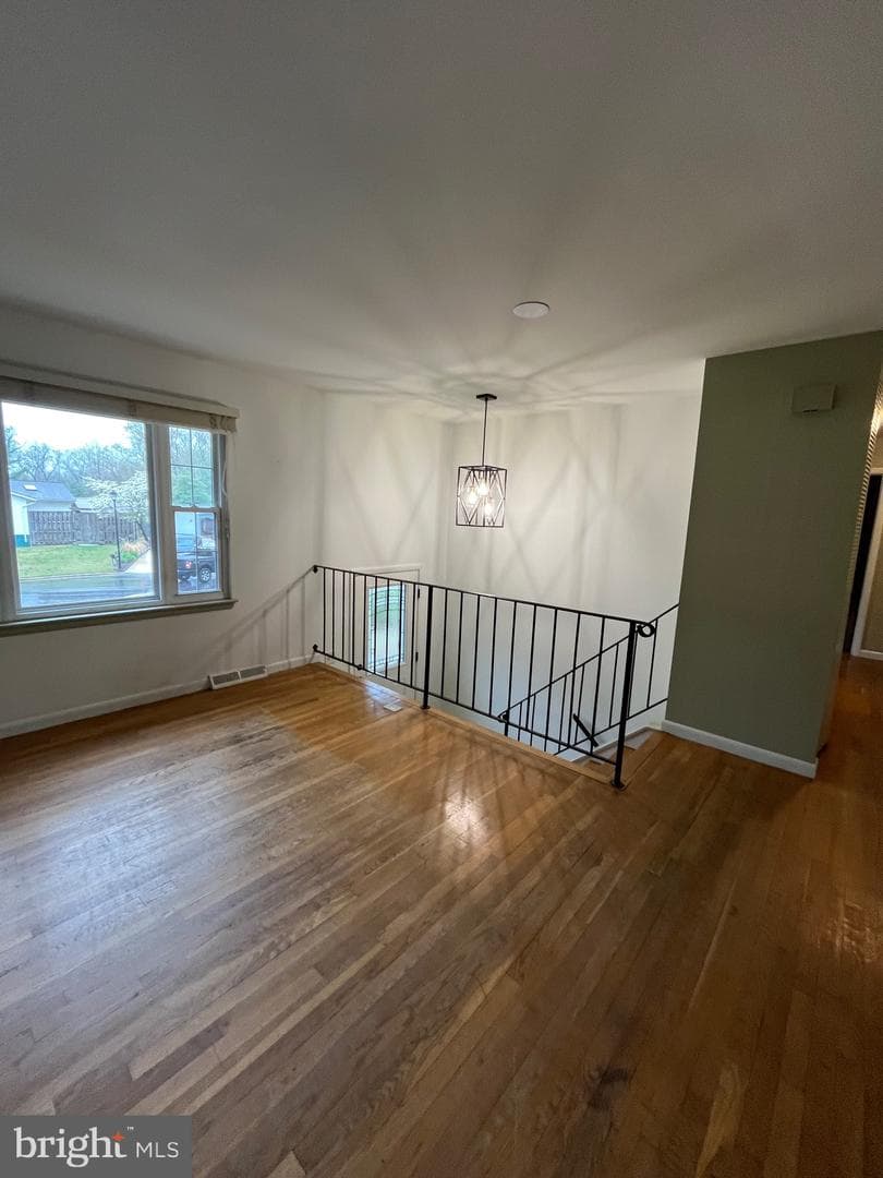 1558 Alcova Court N photo 15