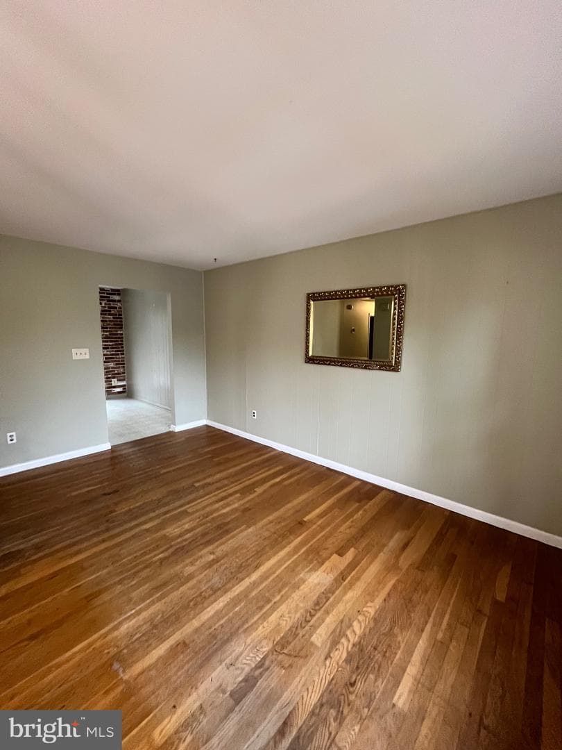 1558 Alcova Court N photo 16
