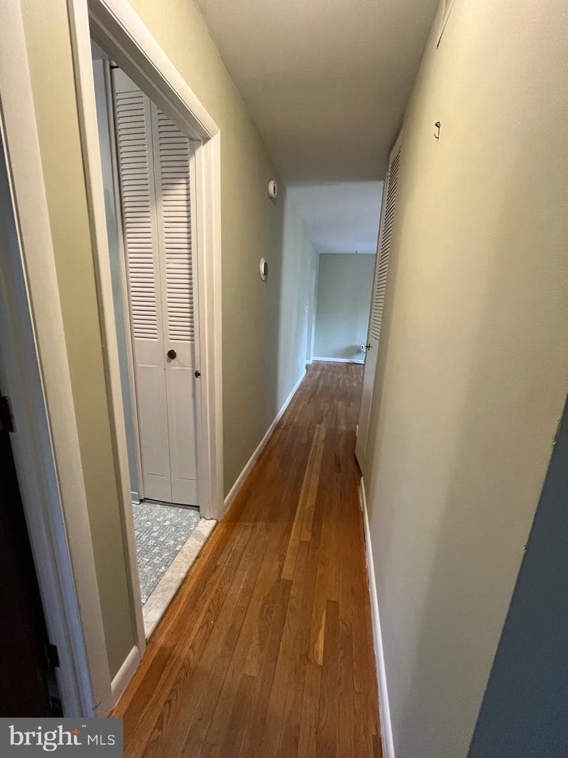 1558 Alcova Court N photo 21